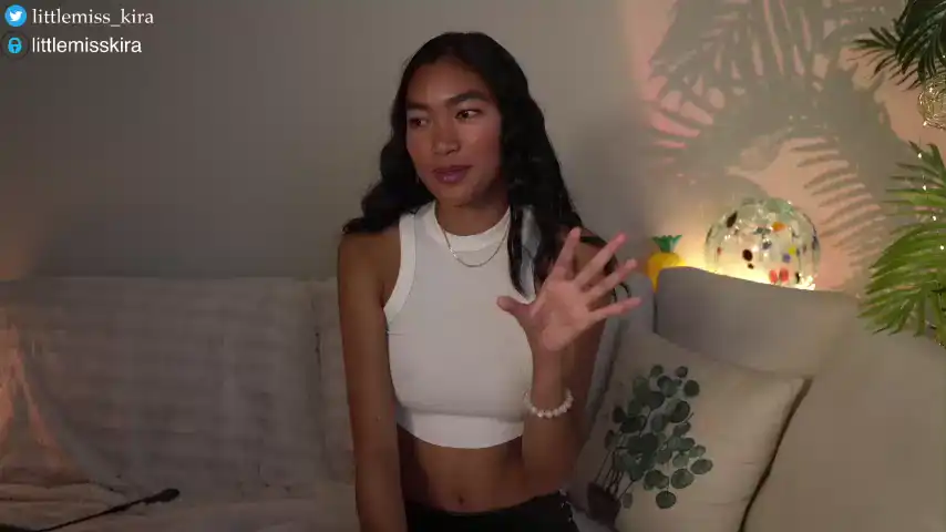 Littlemiss_kira – Chaturbate Webcam Video – 2025-11-26 17:52:14