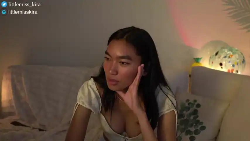 Littlemiss_kira – Chaturbate Webcam Video – 2025-12-11 18:41:17