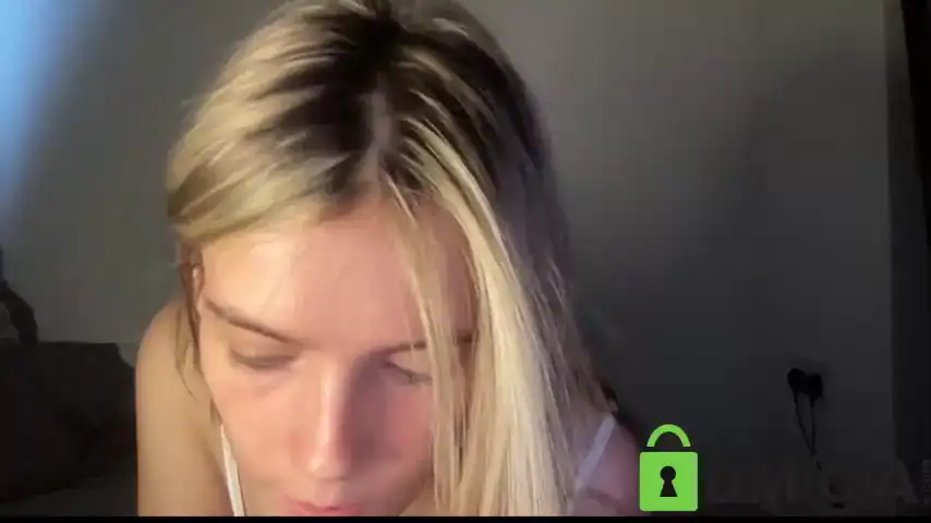 Petiteminxlara – Chaturbate Webcam Video – 2026-04-12 05:22:10