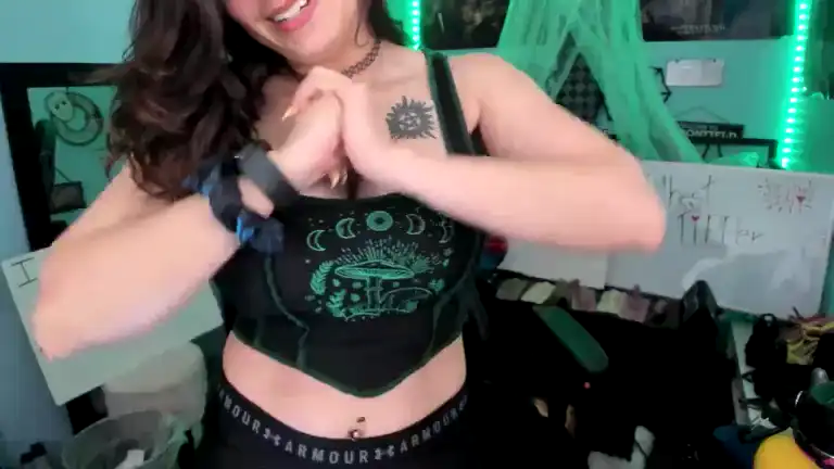 Alyx_singer – Streamate Webcam Video – 2025-07-19 15:49:08