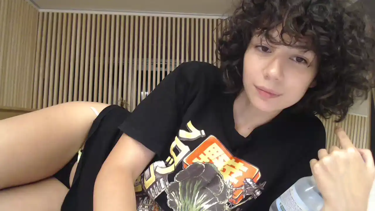 Friendzzone – Cam4 Webcam Video – 2026-04-21 19:33:53