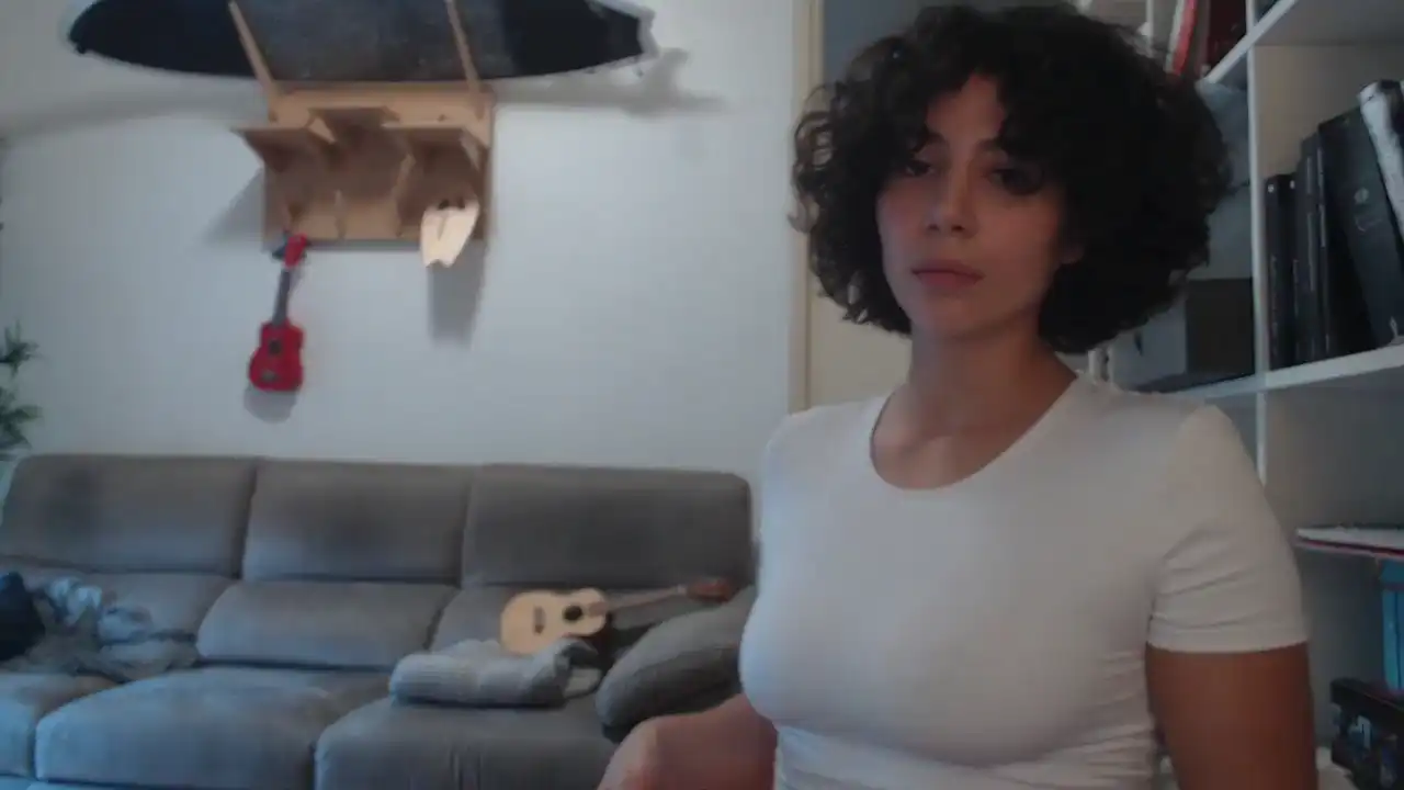 Friendzzone – Cam4 Webcam Video – 2026-05-11 14:13:13