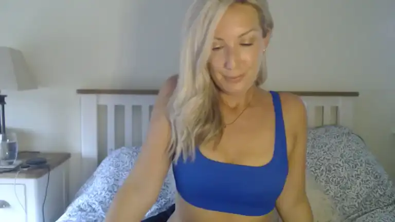 Joanieoakley – Streamate Webcam Video – 2025-10-16 05:16:01