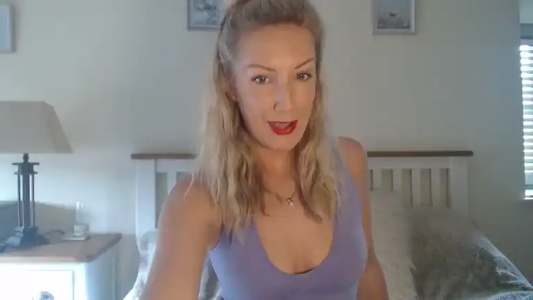 Joanieoakley – Streamate Webcam Video – 2025-11-04 14:26:49
