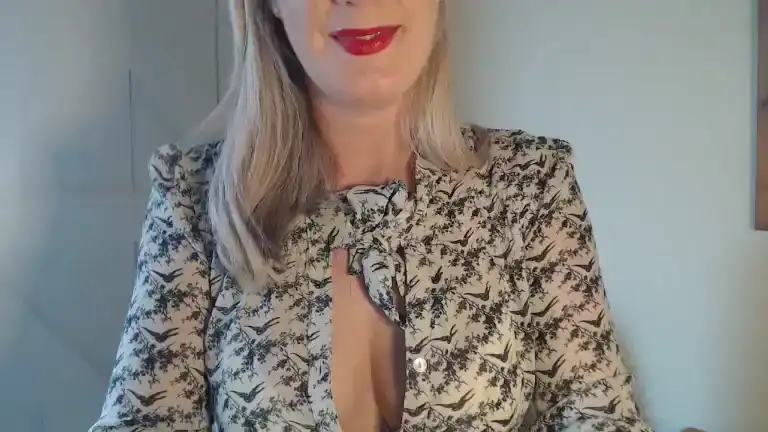 Joanieoakley – Streamate Webcam Video – 2025-12-02 05:20:40