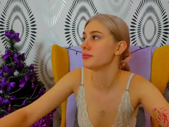 Sunnymilaa – Xlovecam Webcam Video – 2026-06-10 10:44:02