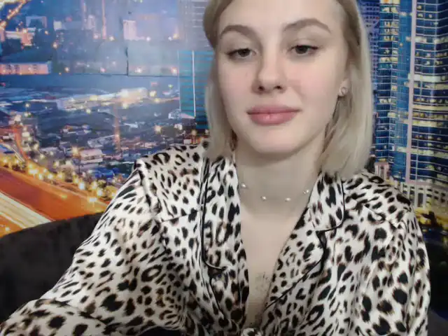 Sunnymilaa – Xlovecam Webcam Video – 2026-02-04 11:46:37