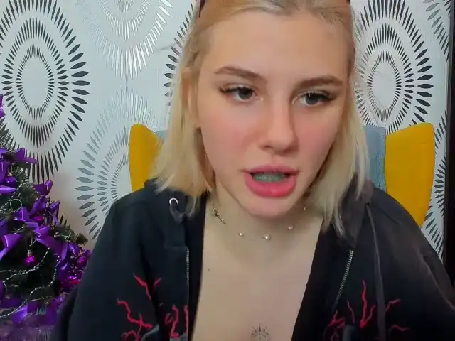 Sunnymilaa – Xlovecam Webcam Video – 2026-06-23 10:56:00